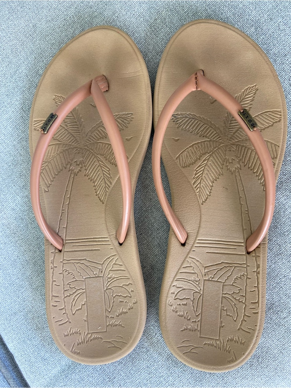 Roxy Women’s Tan Palm-Embossed Flip Flop Sandals